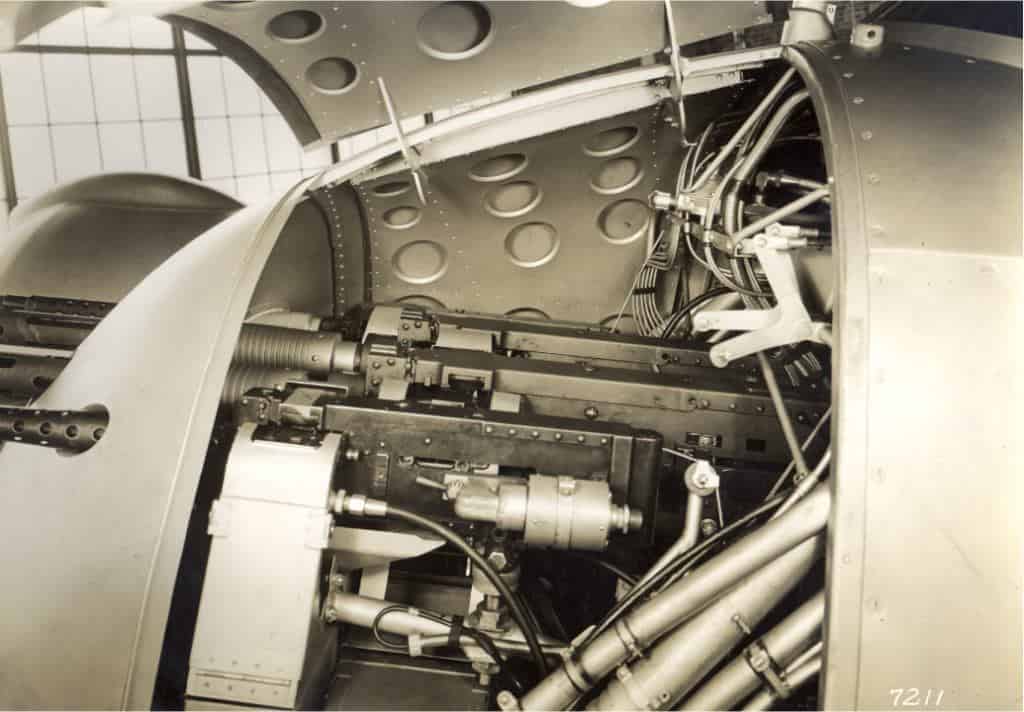  Отсек вооружения палубного истребителя XF5F-1 был сделан установлено достаточно удобным с точки зрения монтажа и обслуживания, но места в нем для установки чего-то более мощного, чем пулеметы калибра 7,62 и 12,7 мм, там не оказалось